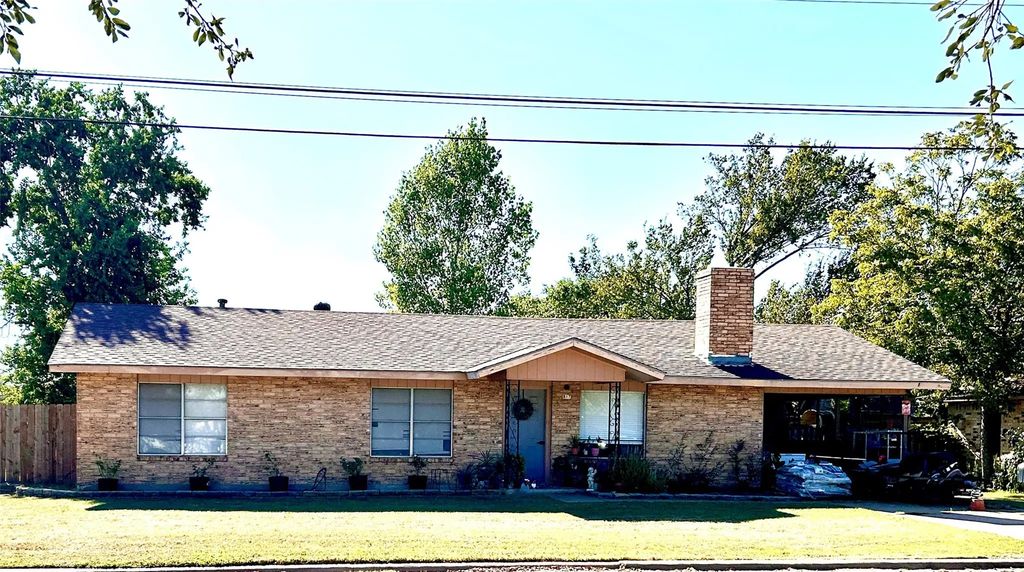 817 N Harris Street, Giddings