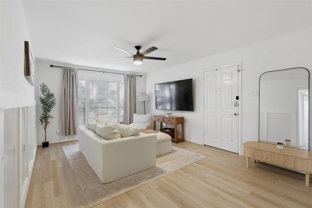 4040 San Felipe Street 102, Houston