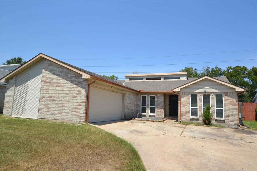 15718 Fox Springs Drive, Houston