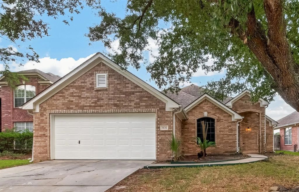 19015 White Horse Drive, Tomball