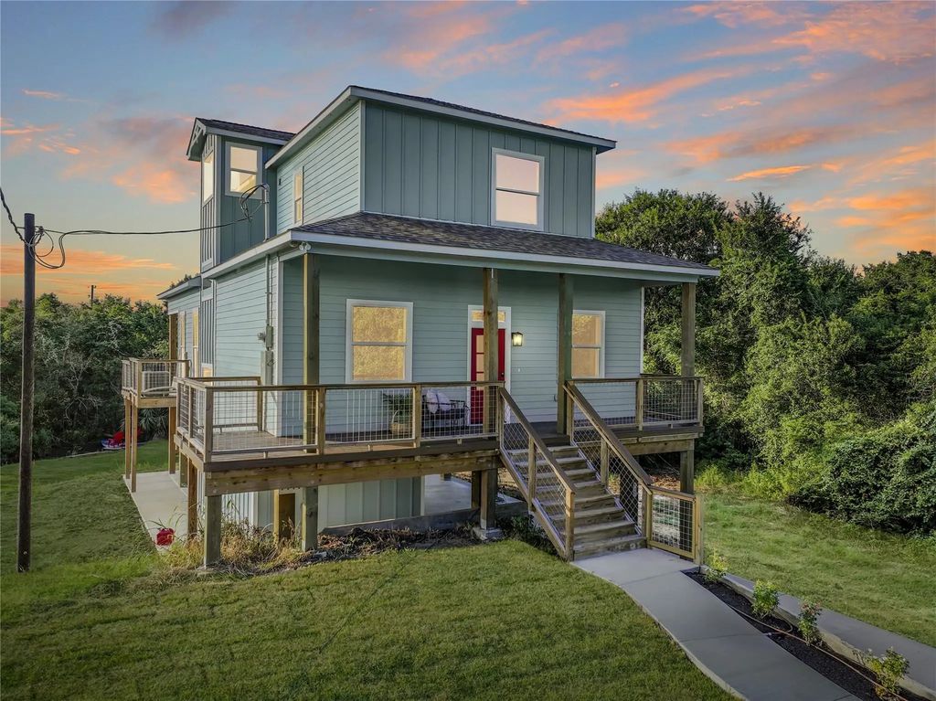 4444 Shady Lake Drive, Seabrook