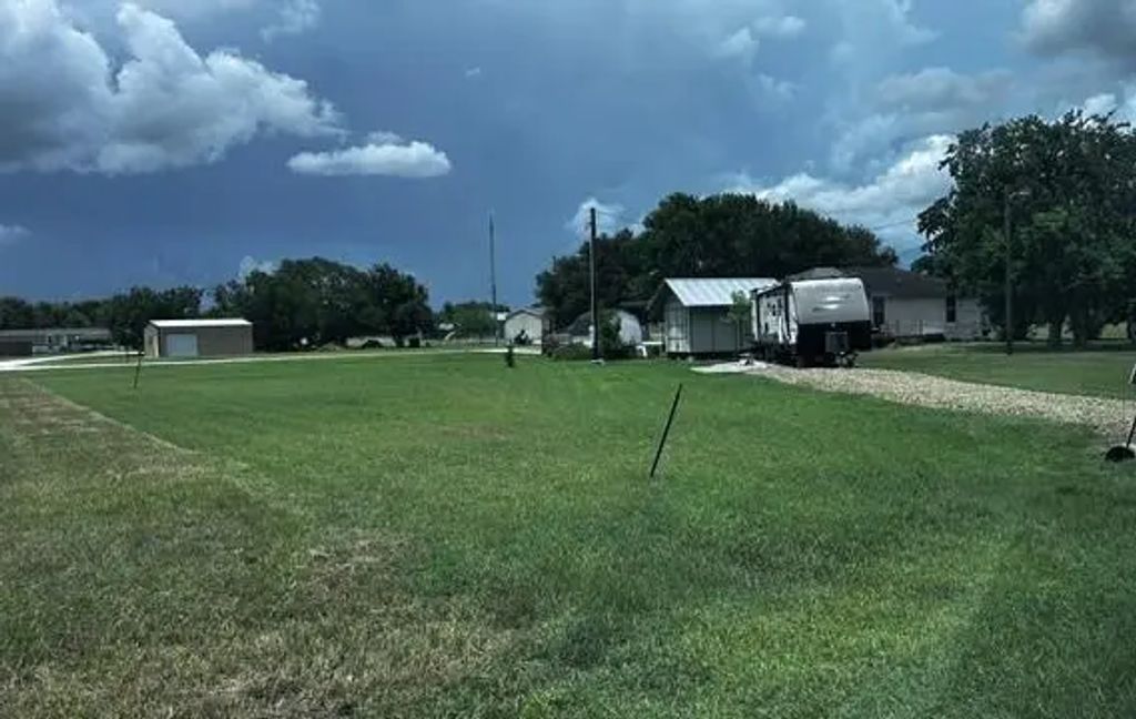 68 Cedar Street, Palacios