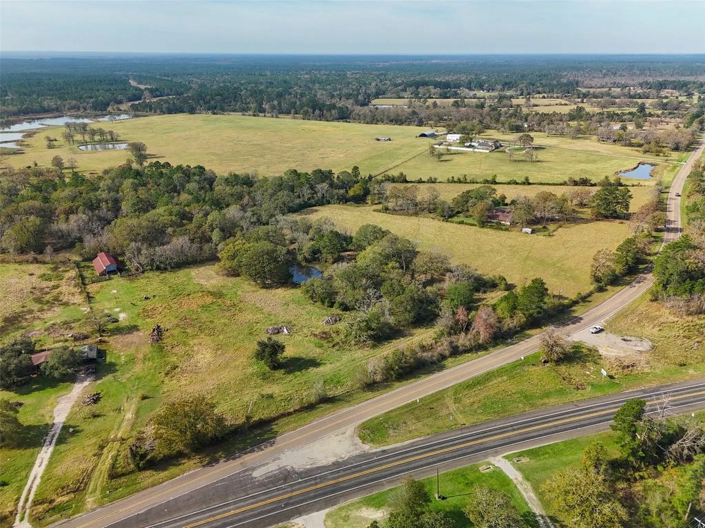 5515 N State Highway 19, Trinity