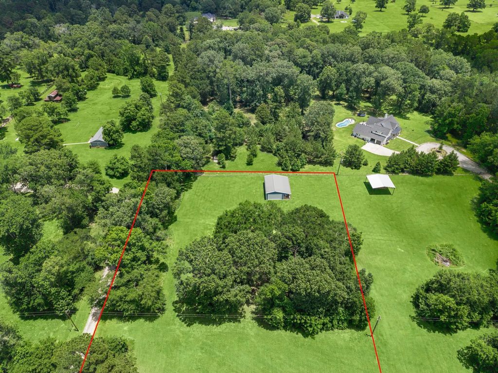 17320 Dutch Road, New Waverly