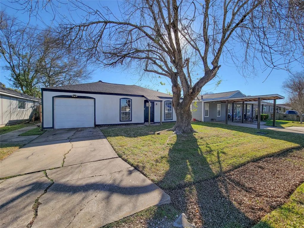 4910 27th Street, Dickinson