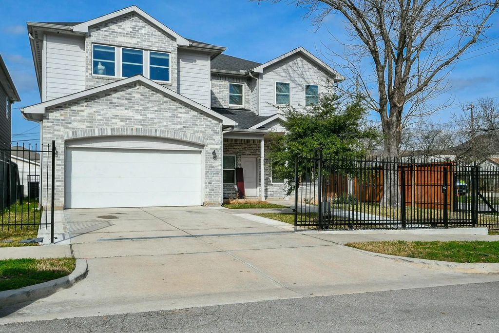 3249 Dixie Drive B, Houston