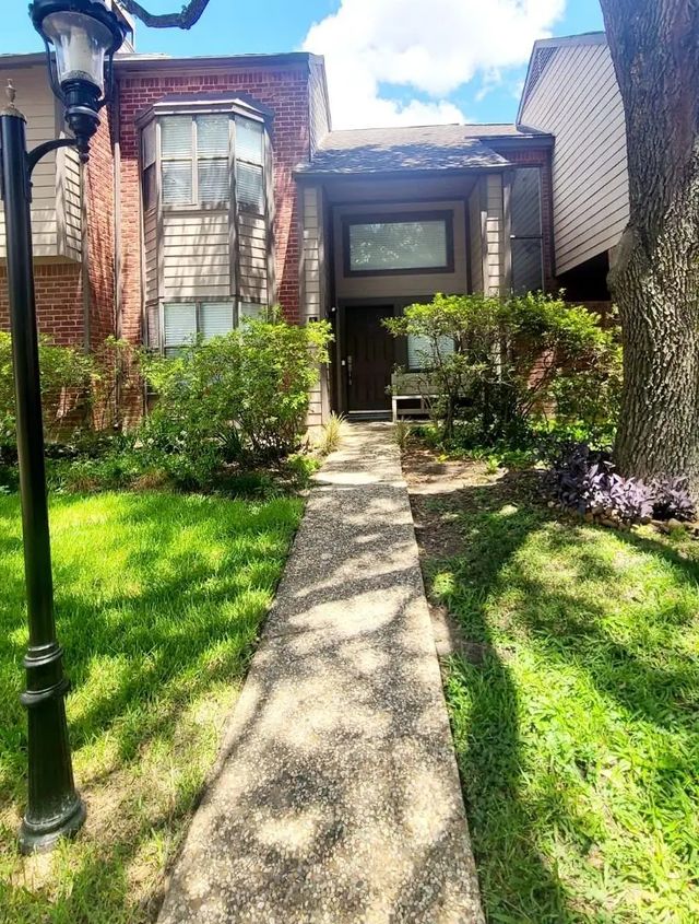 7447 Cambridge 8, Houston