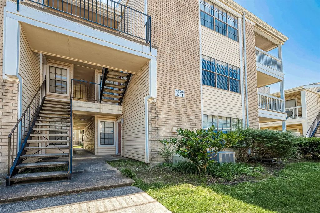 2750 Holly Hall Street 1707, Houston