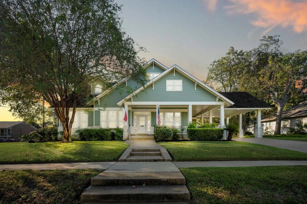 603 W Third Street, Brenham