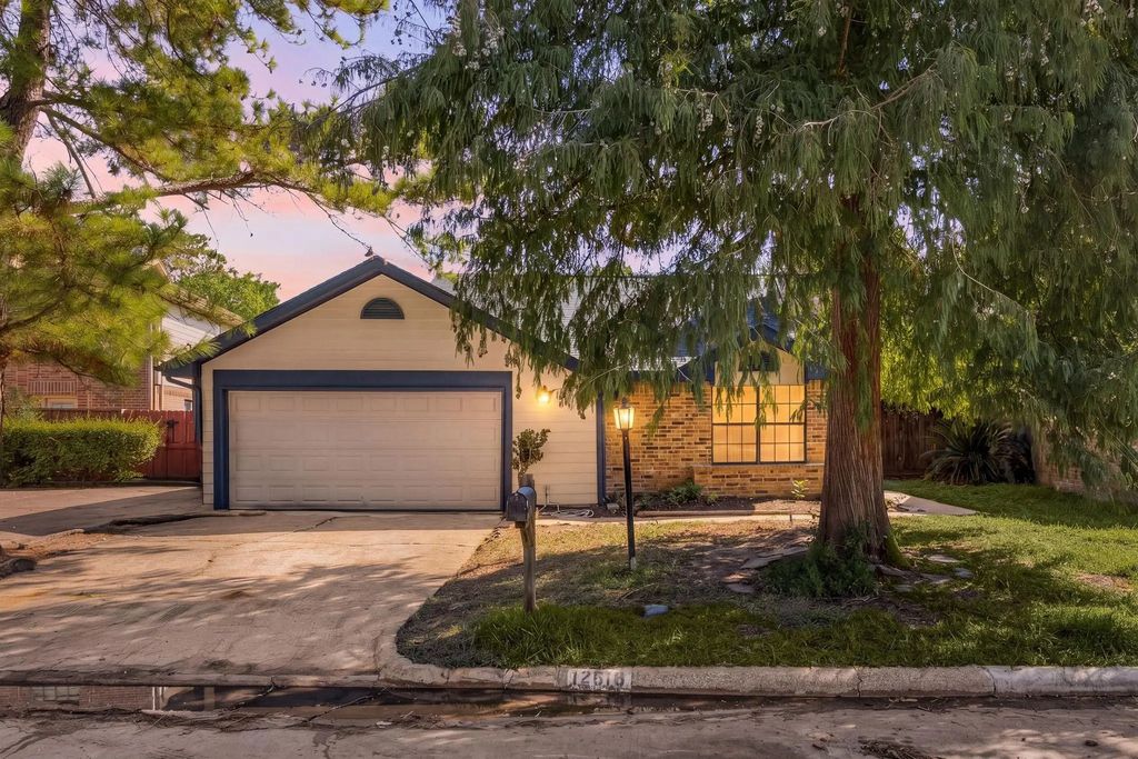 12618 Ashford Chase Drive, Houston