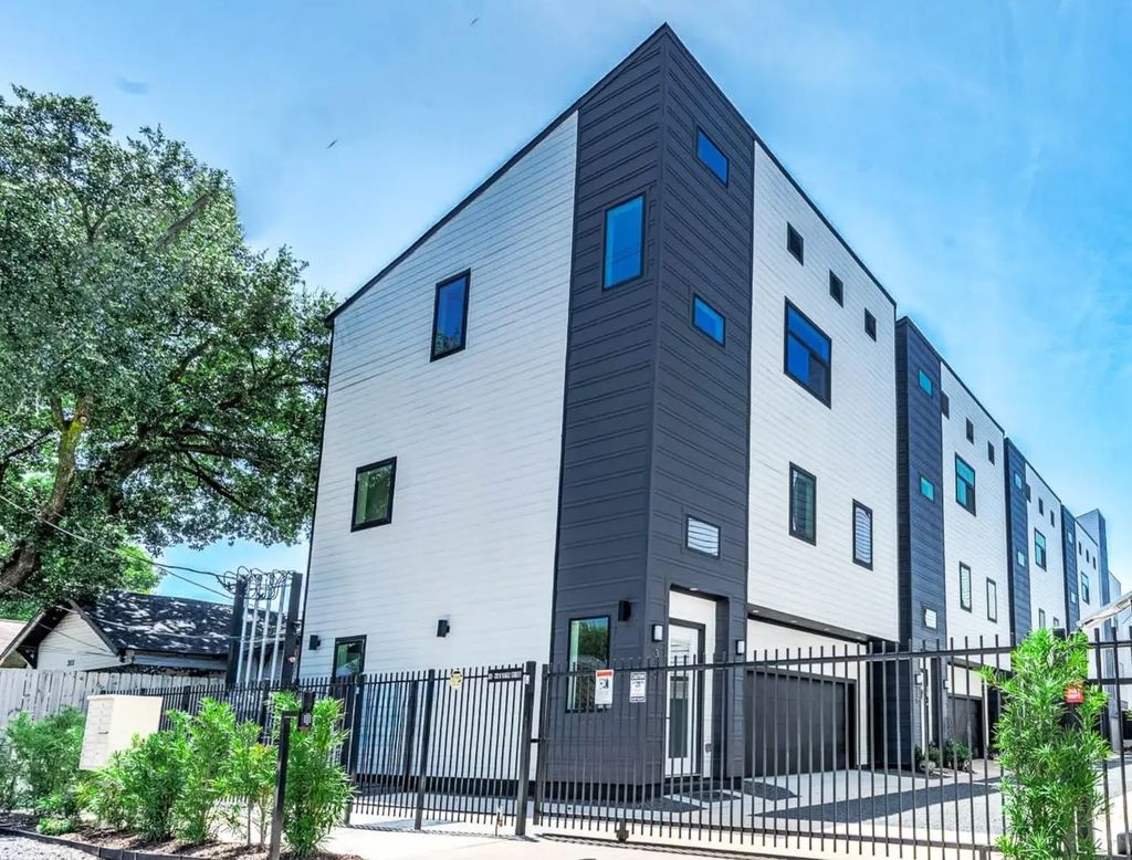 327 N Nagle Street, Houston