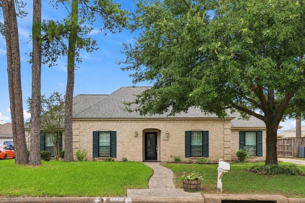 14731 Gladebrook Drive, Houston