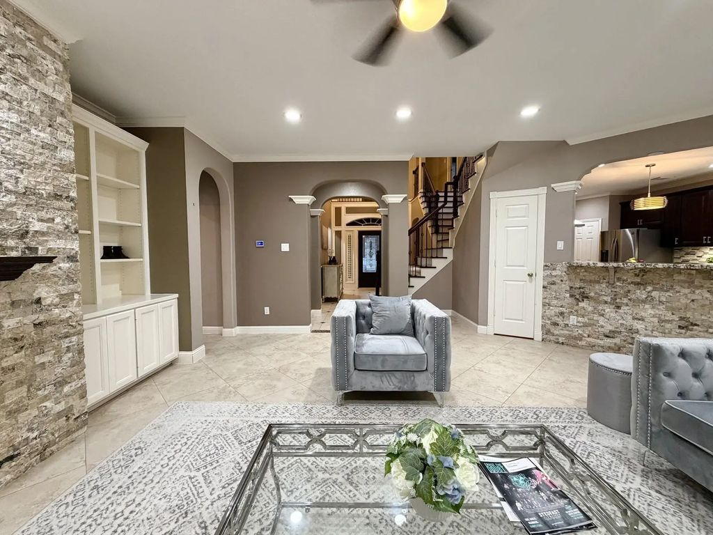 4406 Oak Trail Court, Sugar Land