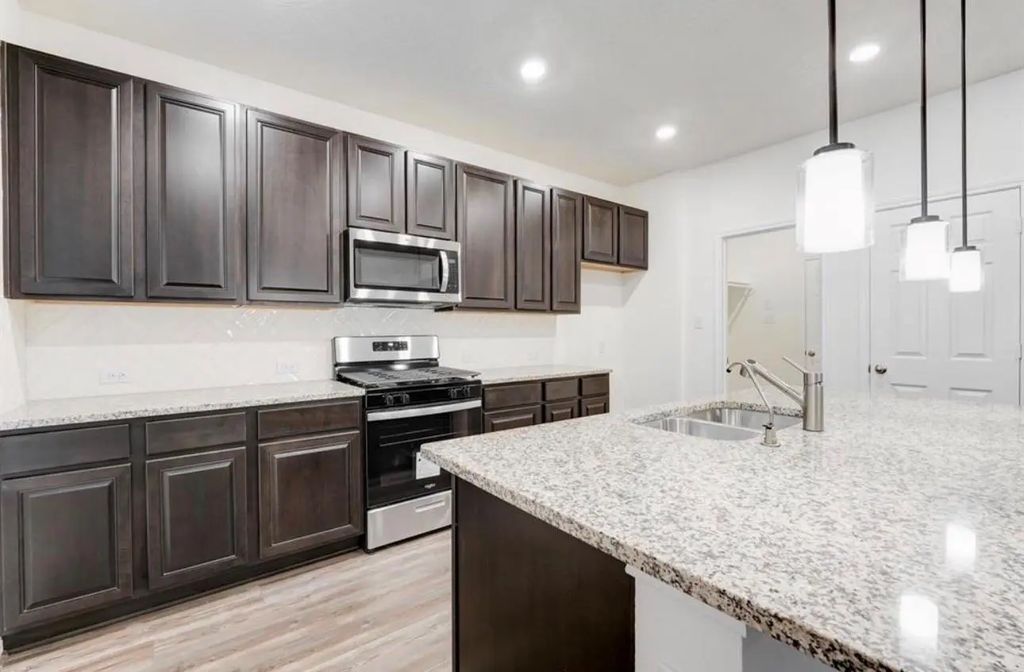 7211 Bakersfield Court, Rosharon