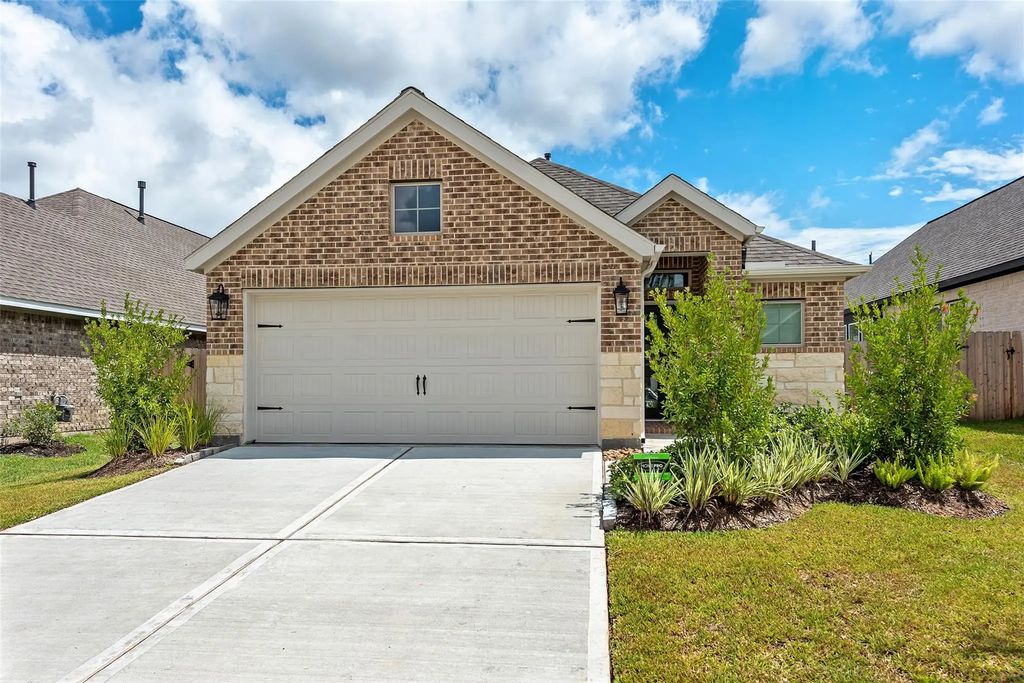 1328 Wicklow Forest Street, Magnolia