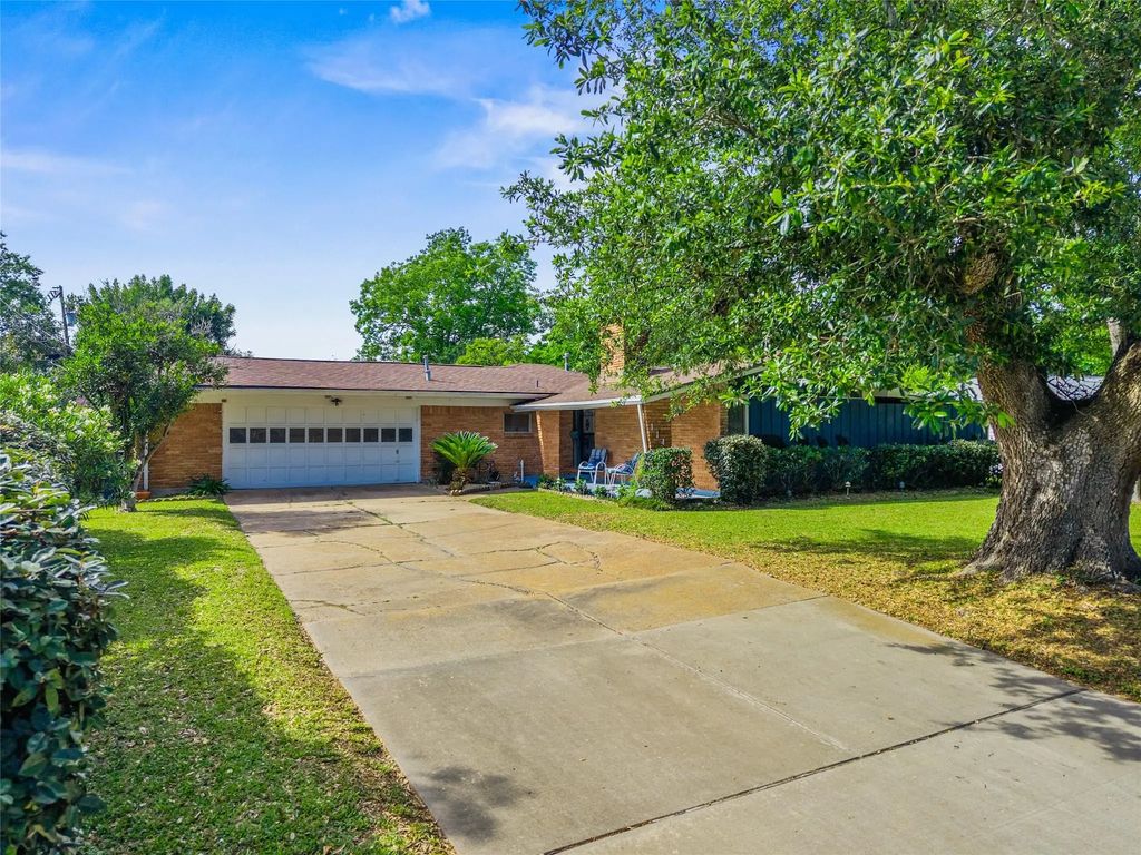 114 20th Avenue, Texas City