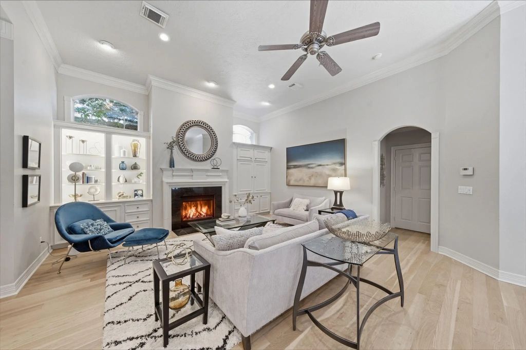 1308 Whispering Pines Drive, Houston