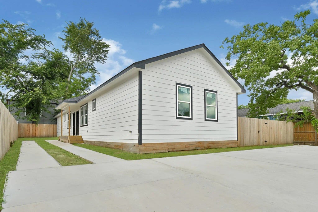 7939 Goode Street, Houston