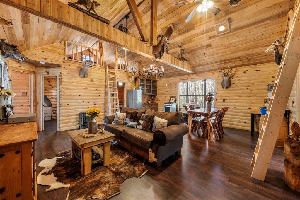 243 Silver Hickory Drive, Coldspring
