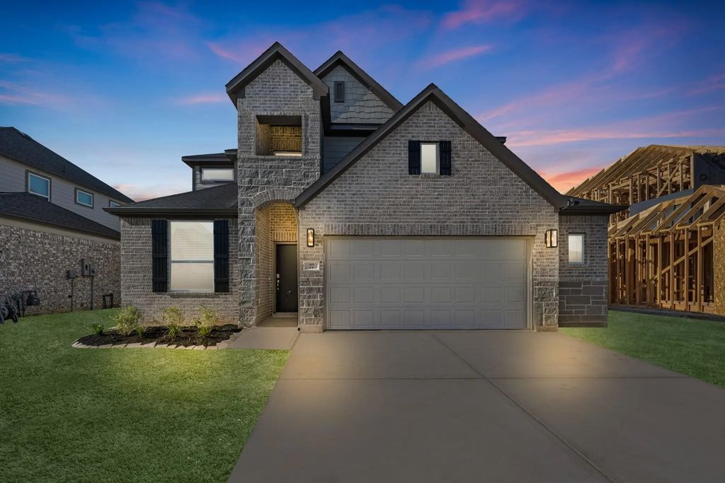 77 Shining Point Drive, Waller