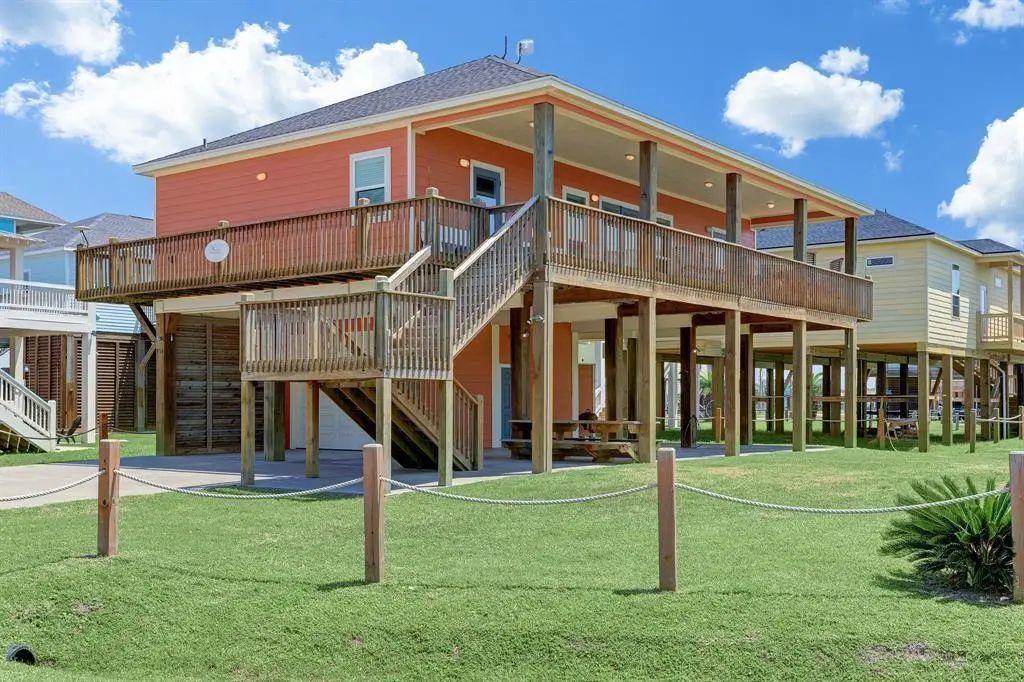 934 S Cove, Crystal Beach