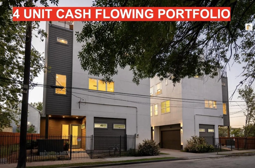 911 Thompson Street, Houston