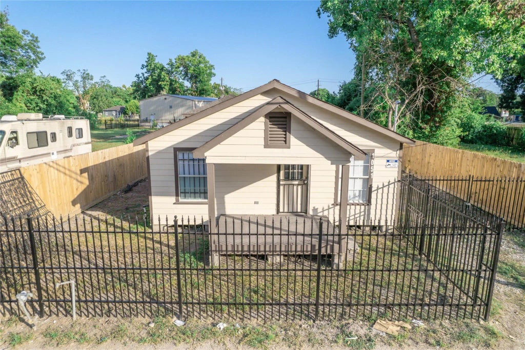 1051 W Little York Road, Houston