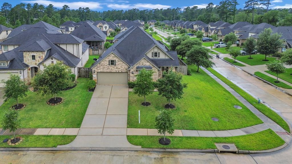 561 Rolling Brook Lane, Pinehurst