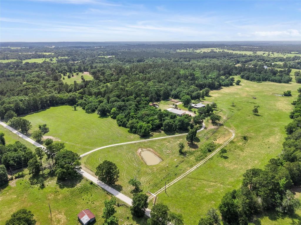 7781 County Road 227, Bedias