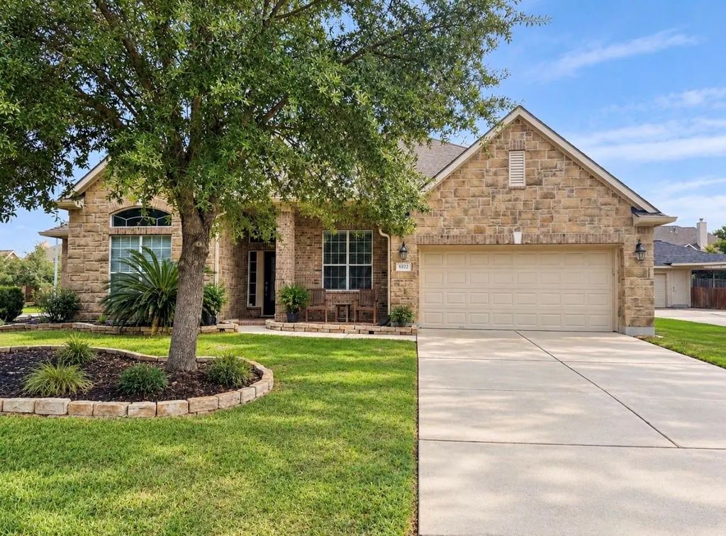 6522 Pine Reserve Drive, Spring
