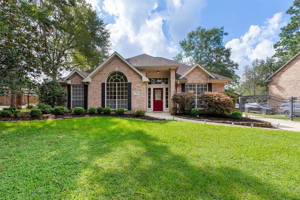 712 Forest Lane Drive, Conroe