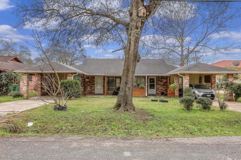 1013 Mccall Avenue, Conroe