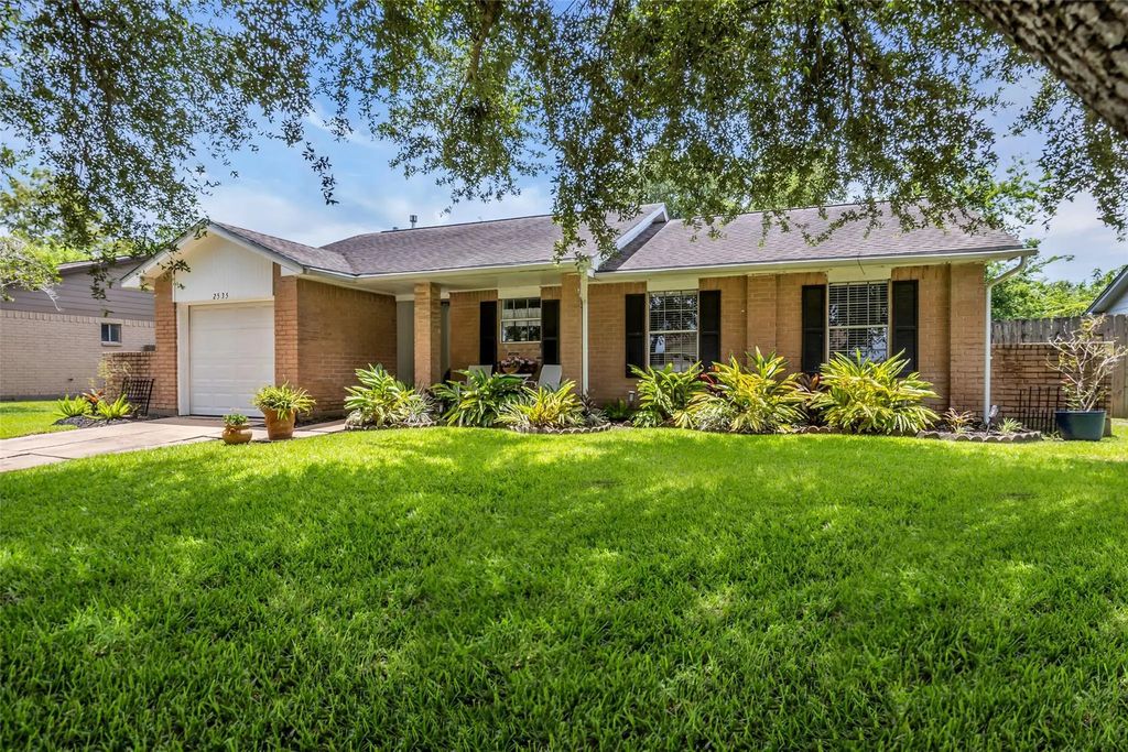 2535 Jeb Stuart Court, League City