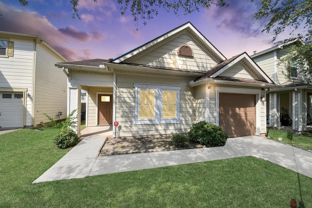 2627 Skyview Shadows Court, Houston