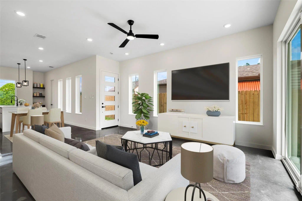 8022 Colonial Lane B, Houston