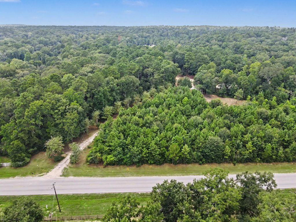 14297 Rogers Road, Willis