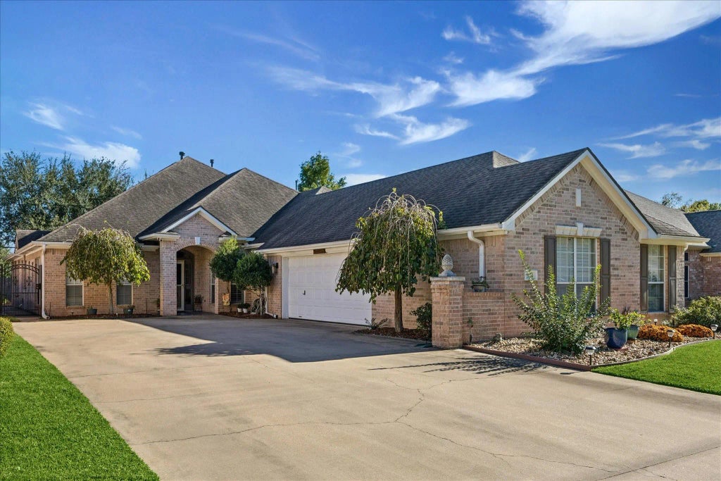 924 Eagle Lake Road, Sealy