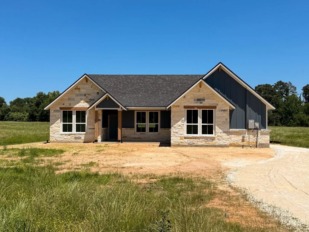 879 Pineview Circle, Jewett