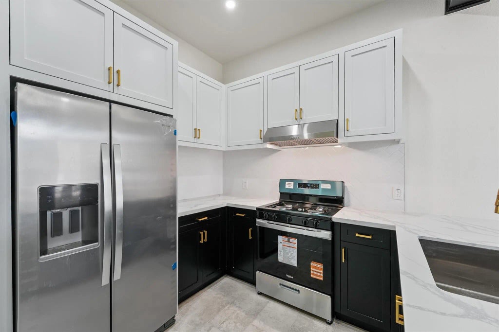 8506 Grand Knolls Drive, Houston