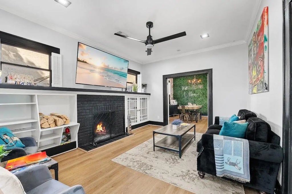 943 Pecore Street, Houston