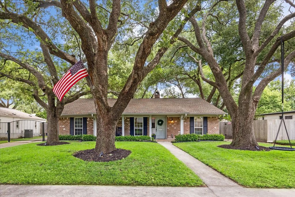 10714 Piping Rock Lane, Houston