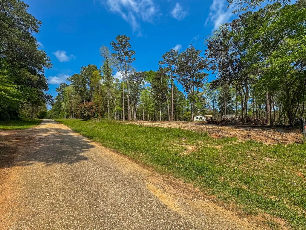 120 Royce Lane, Livingston
