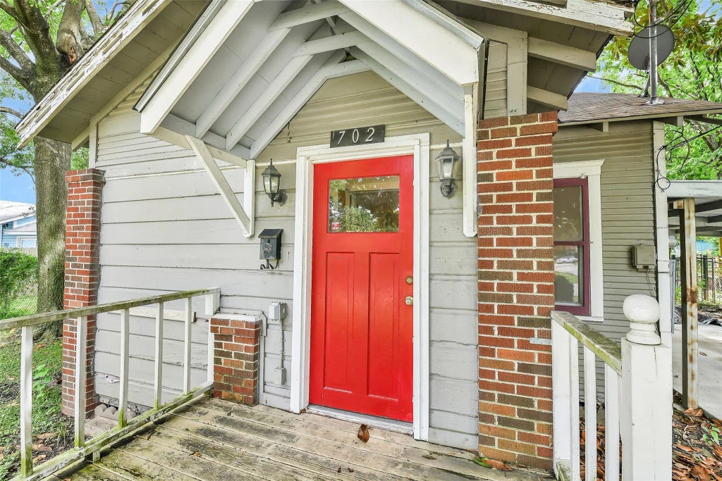 702 Caplin Street, Houston