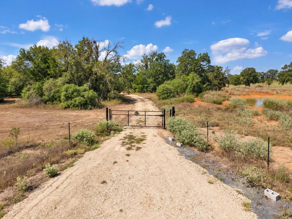 10469 County Road 302, Rockdale