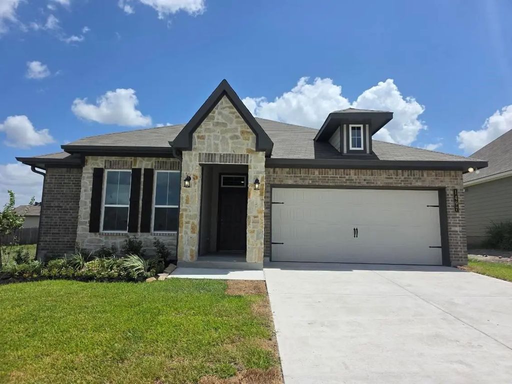 1497 Lake Ridge Drive, Brenham