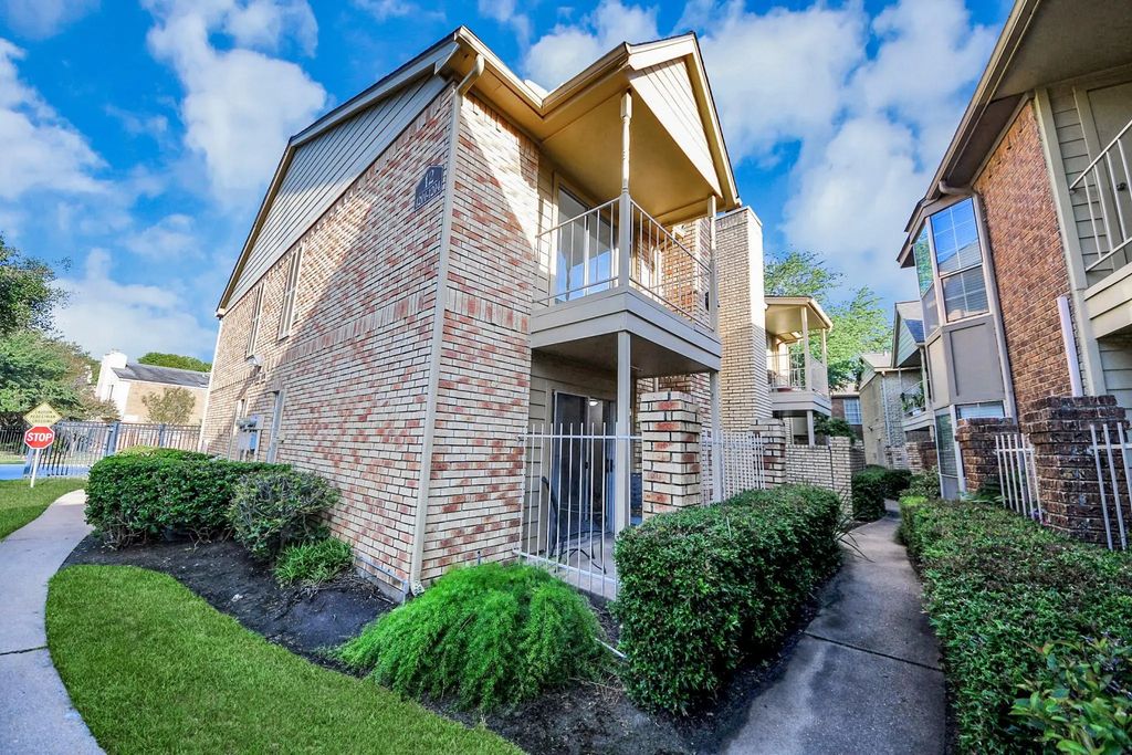 1515 Sandy Springs Road 1202, Houston