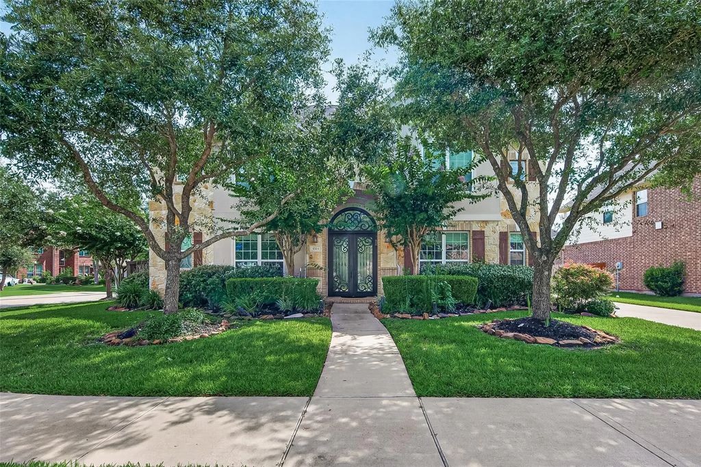 5703 Flagstone Pass Court, Sugar Land