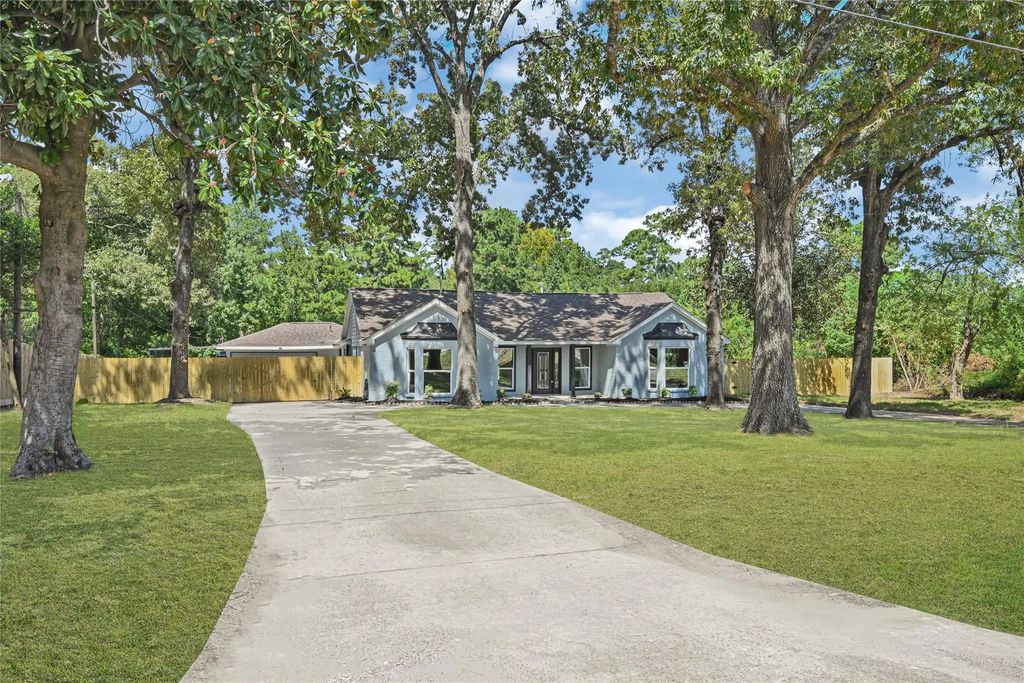 1602 Baker Drive, Tomball