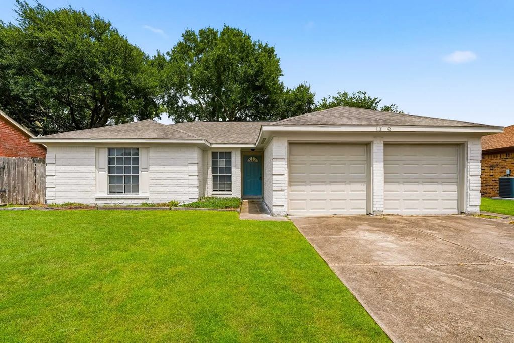 1310 Mossridge Drive, Missouri City