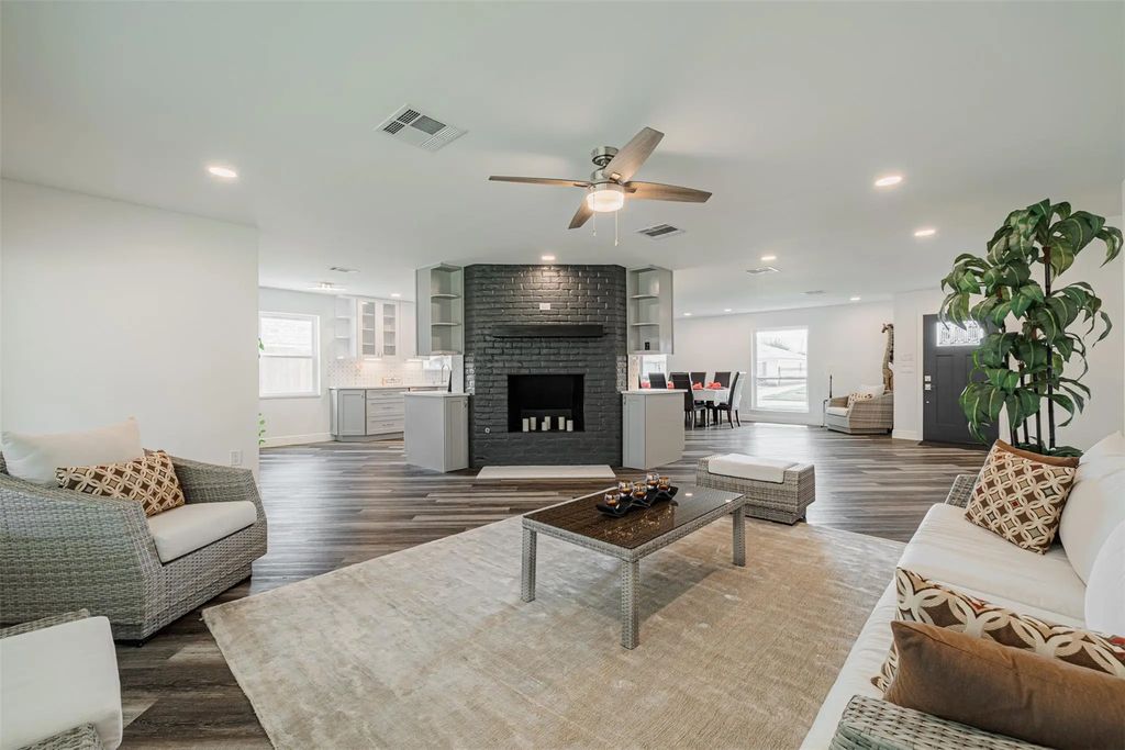 8526 Hiawatha Drive, Houston